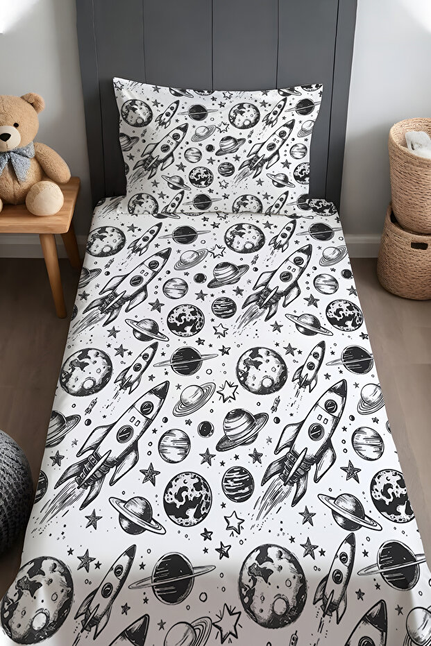 Black and White Planets Patterned Bedspread and Pillowcase