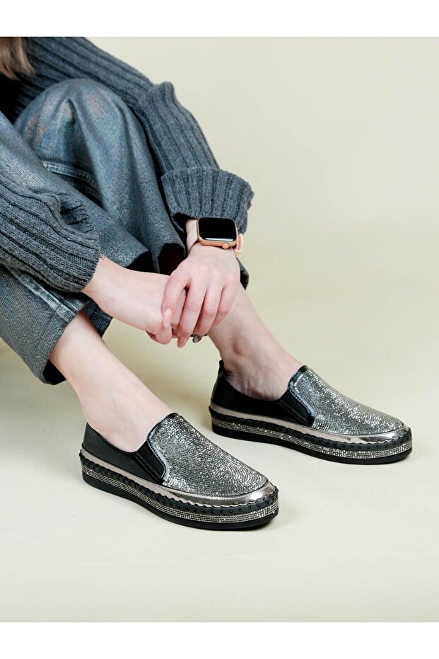 Stone printed elastic sneakers black