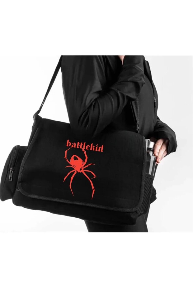 حقيبة ماسنجر مطبوعة بتصميم خاص برمز العنكبوت من Battlekid