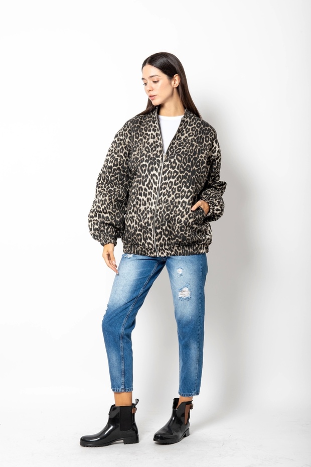 سترة مبطنة بنية بسحاب منقوشة بنقشة الفهد - 2