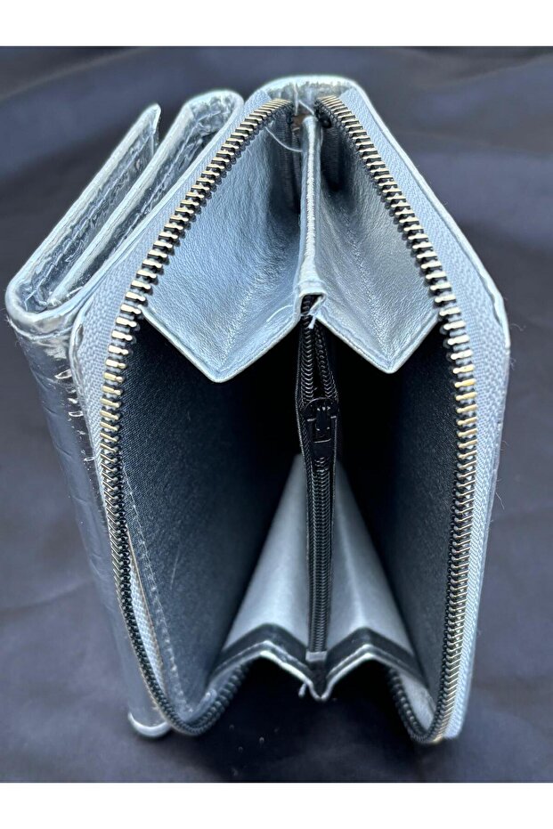 Silver Crocodile Patterned Multi-Compartment Wallet - 2