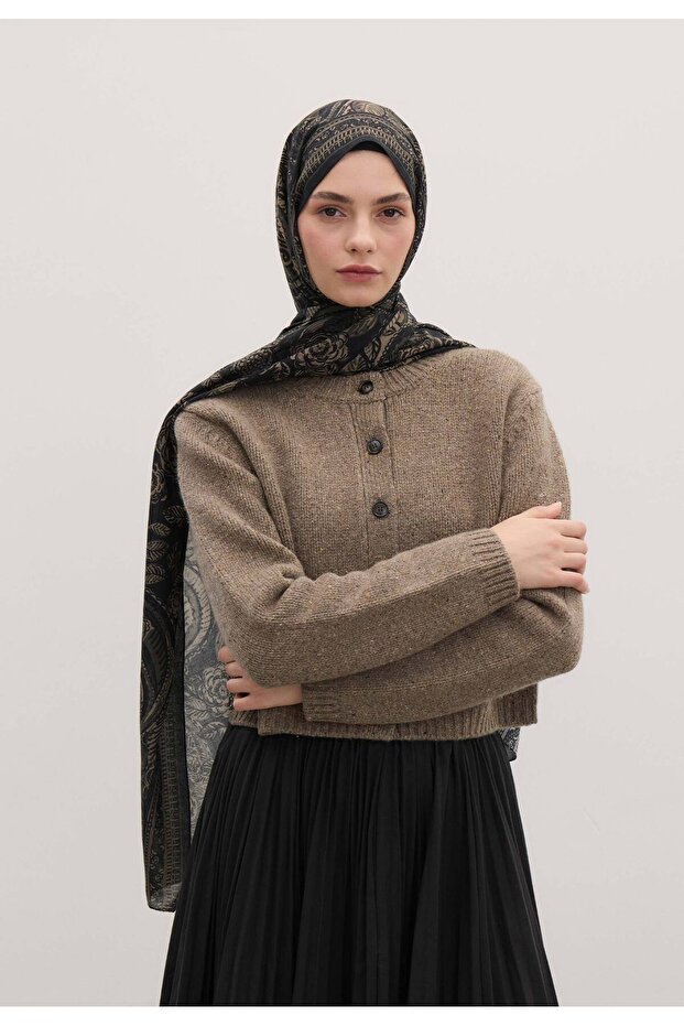 شال منقوش باللون الأسود - 4