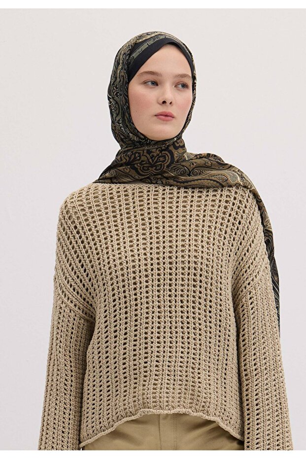 شال أسود بنمط VERA - 1