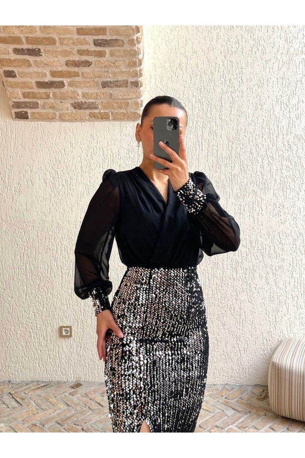 Siyah Kruvaze Yaka Şifon Üst Pul Payetli Yırtmaçlı Elbise Midi Elbise - 2
