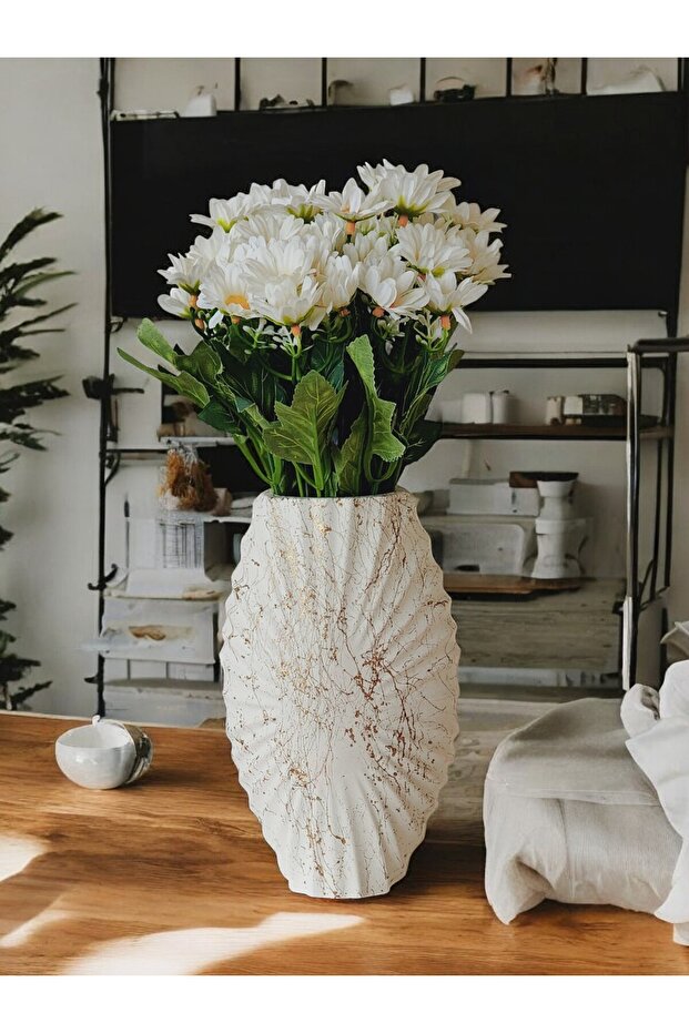 Handmade Oyster Concrete Vase with Nordic Style Marble Effect