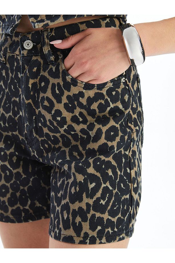 Leopar Desenli Kadın Jean Şort - 3