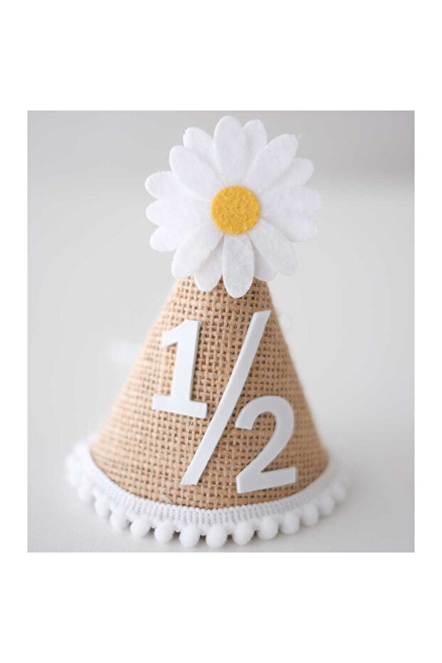 Daisy themed half age straw hat - party accessory