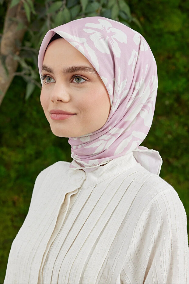 وشاح هيرا منقوش من برولين - 1