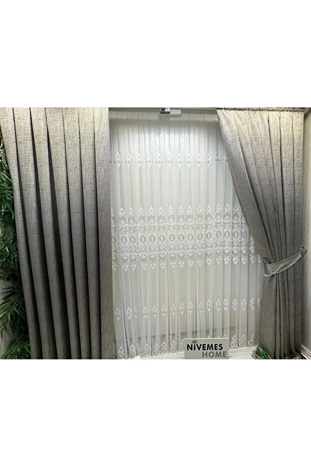 Helen Silver Detail 1/3 Firmly Plied Tulle Curtain Apm