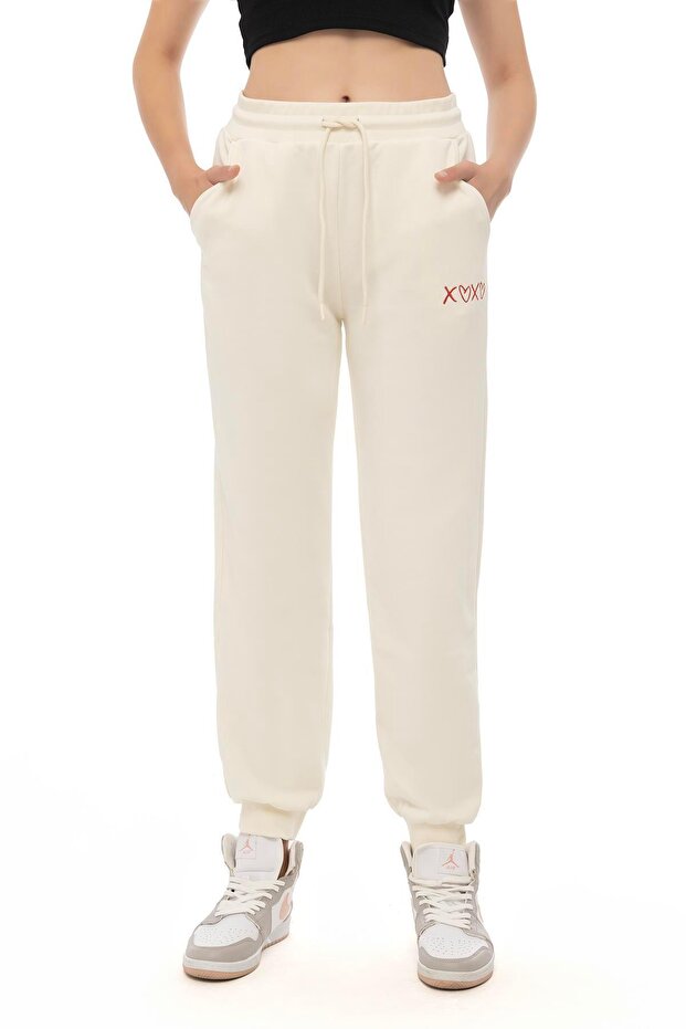 Women's Heart Embroidered Sweatpants Burgundy