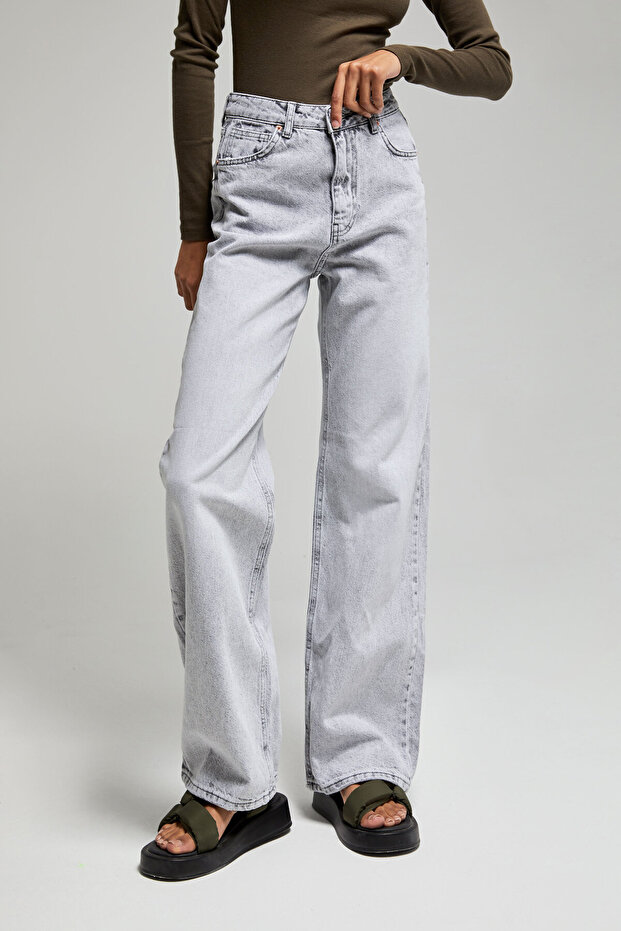 Women's Gray Color Doris Straight Fit 100% Cotton Denim Jean