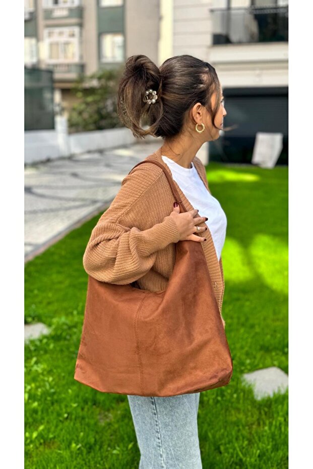 Byeduu Tan Large Size Suede Shoulder Bag