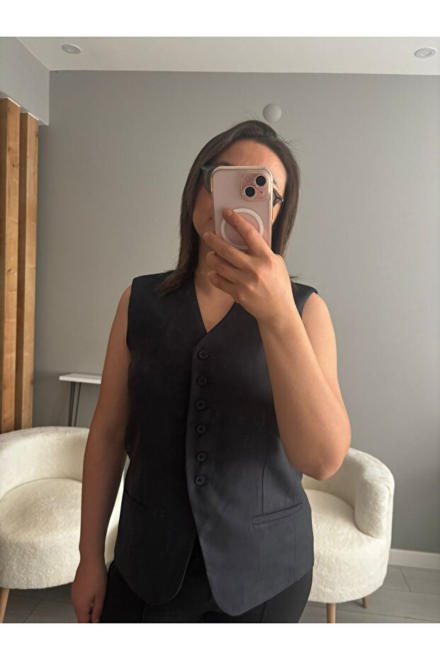 DÜĞMELİ YELEK - 2
