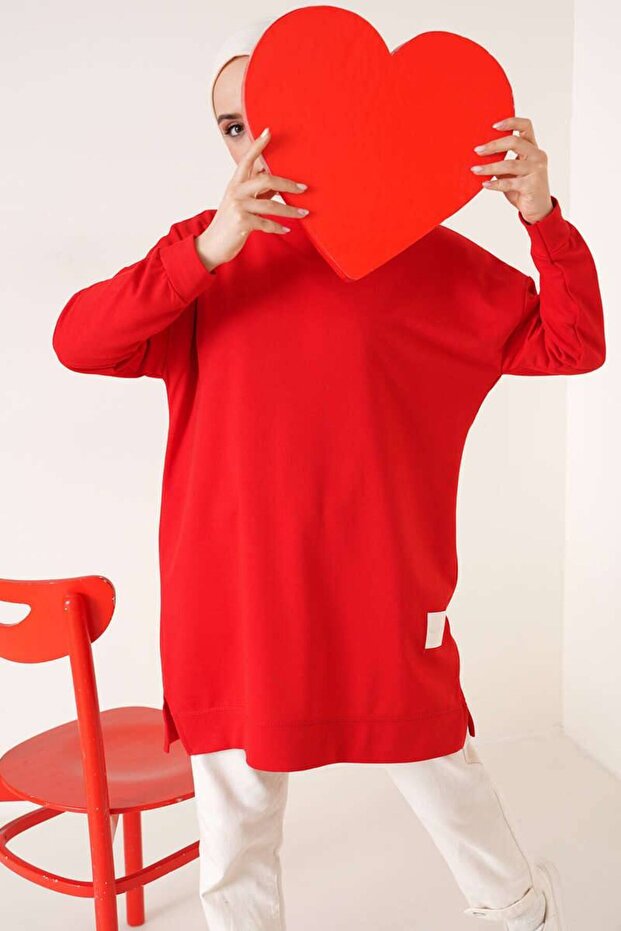 Two Thread Slit Detailed Red Hijab Sweat