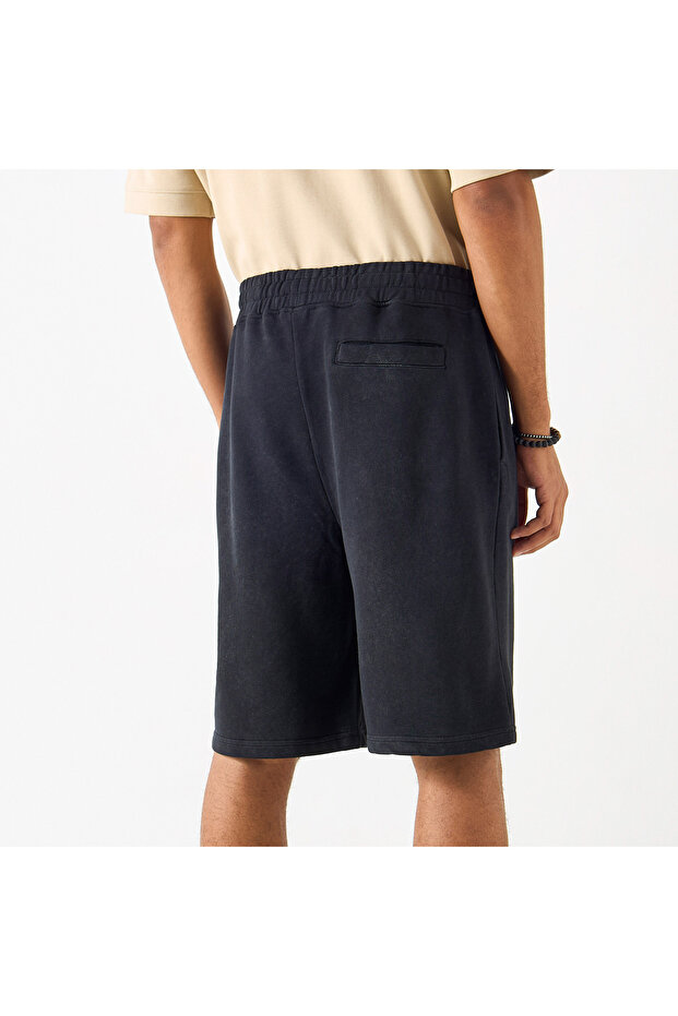 Shorts with Drawstring Closure and Pockets - 3