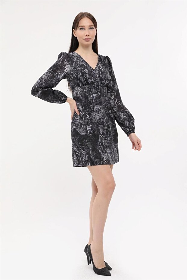 V-Neck Patterned Dress - 3