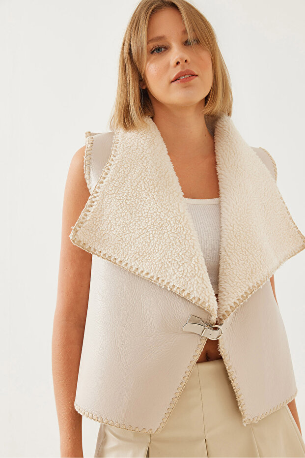 Дамска ръчно изработена жилетка от овча кожа 6391 60351112 - 1