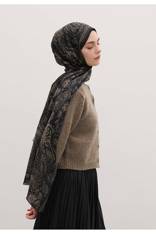 شال منقوش باللون الأسود - 2