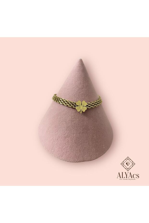 Four Leaf Clover Bracelet - Luck and Elegance Together!