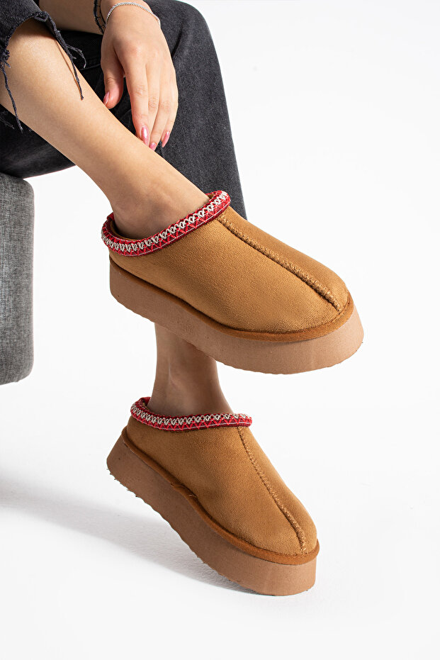 Dámské boty Tia, 4 cm, hnědé, délka ke kotníkům, odolná podrážka, pohodlné, s kožešinou uvnitř, teplé, model Ug, kotníkové boty - 1