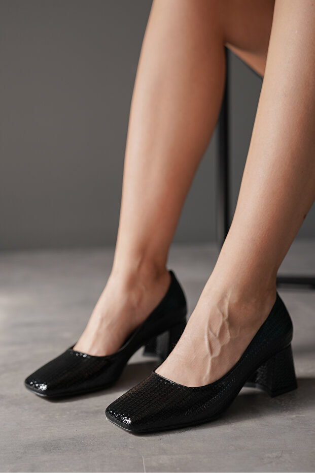 Women's Short Heeled Shoes Livo Black Straw
