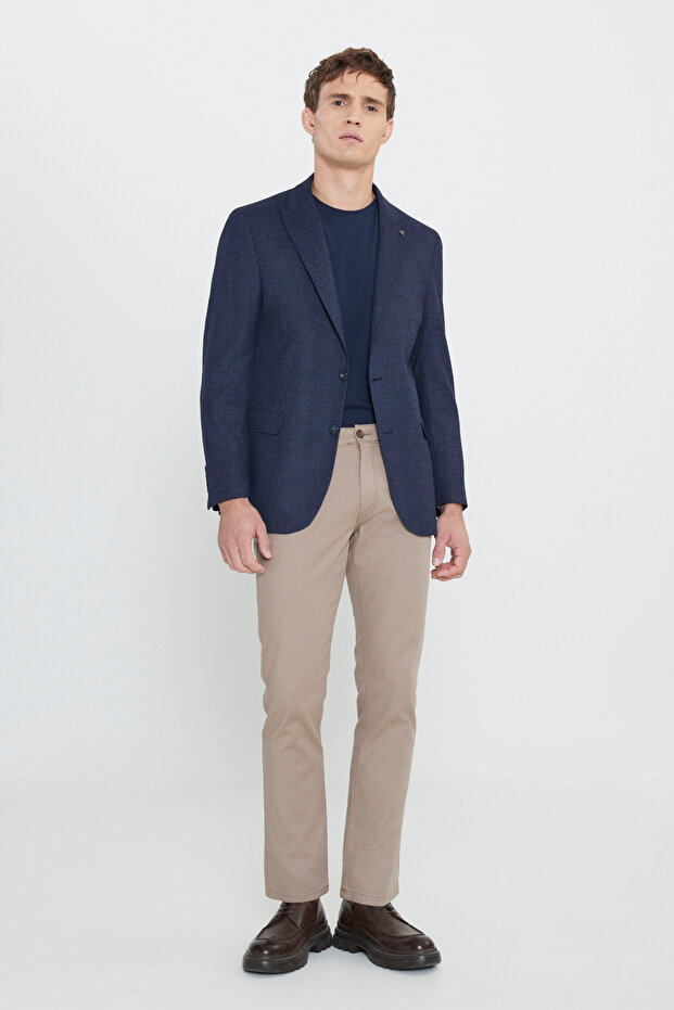 Erkek Lacivert Regular Fit Rahat Kesim Kırlangıç Yaka Armürlü Kapak Cepli Ceket - 2