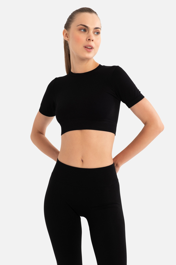 Nienna Midnight Black Crop