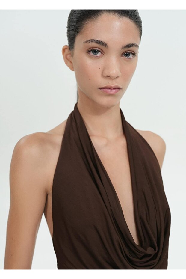 Drape yaka sırtı açık bluz - 5