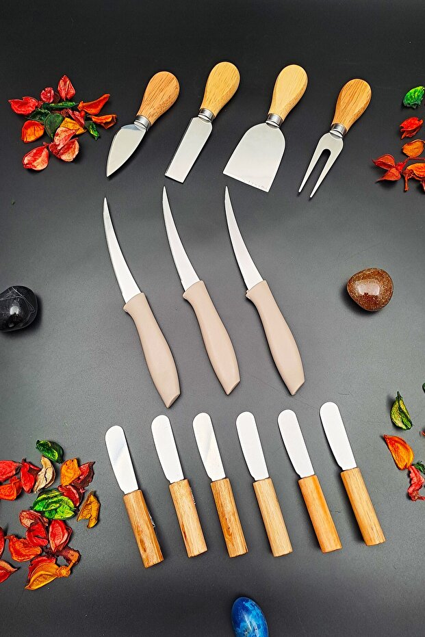 6 Butter, Jam, and Chocolate Knives 3 Steel Serrated Kitchen Knives 4 Cheese Knives Bamboo