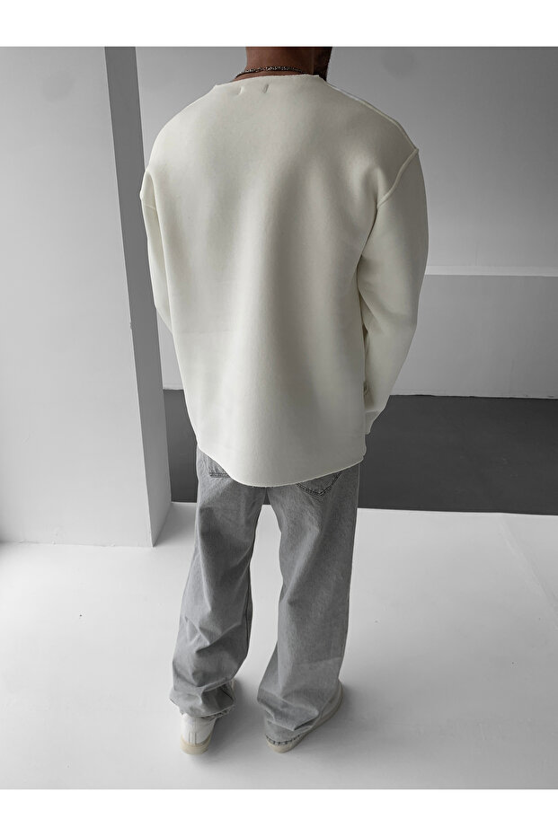 سويت شيرت أبيض أساسي كبير الحجم مقطوع بالليزر - 3