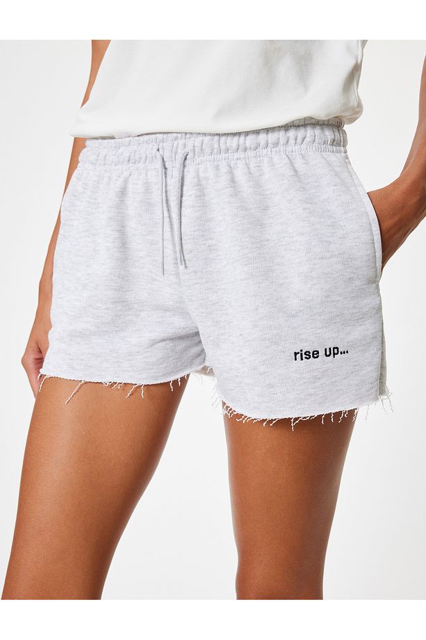 Mini Şort Beli Bağcıklı Slogan İşlemeli Kesik Paça Slim Fit Cep Detaylı - 5