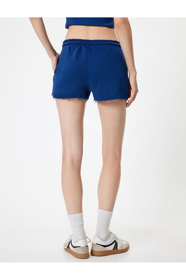 Mini Şort Beli Bağcıklı Slogan İşlemeli Kesik Paça Slim Fit Cep Detaylı - 4