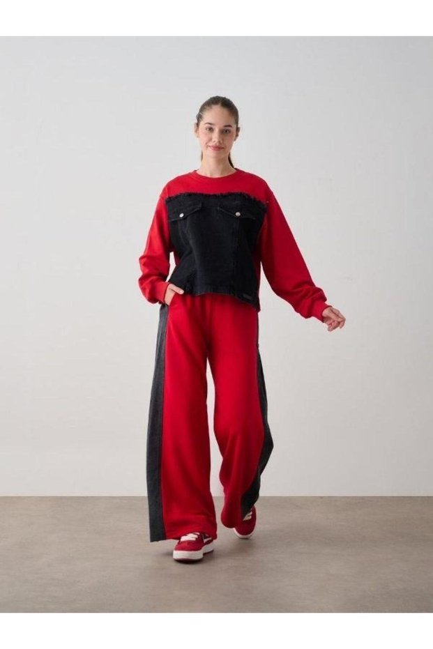 Girl's Seasonal Denim Pocket 3 Thread Sweatshirt