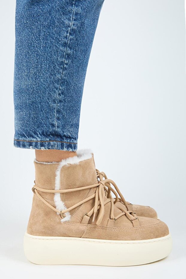 Haven Women's Genuine Leather Lace-Up Sand Boots with Fur Inside