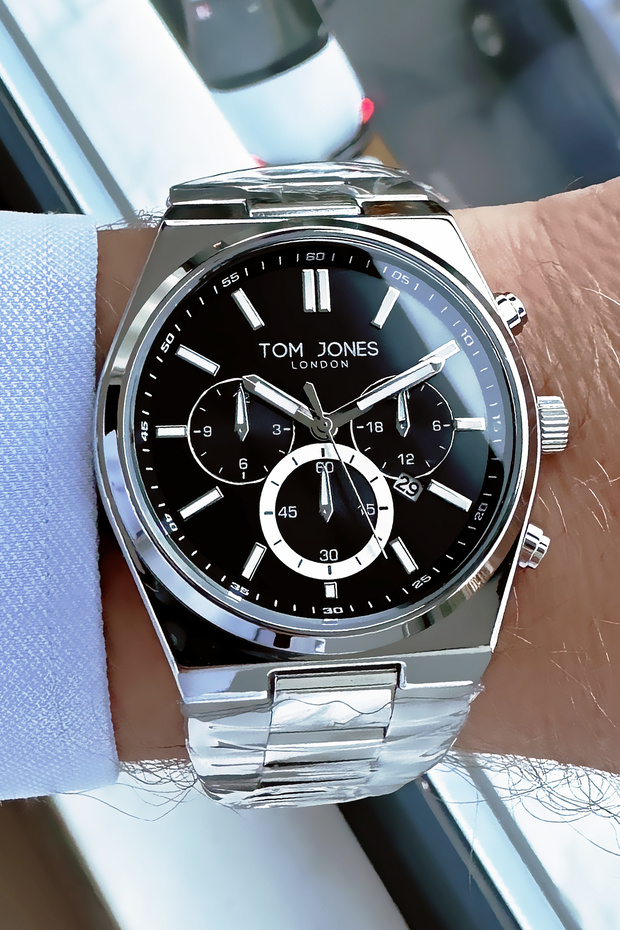 Men's Wristwatch 3 Atm Water Resistant Silver Color Steel Band Agr56