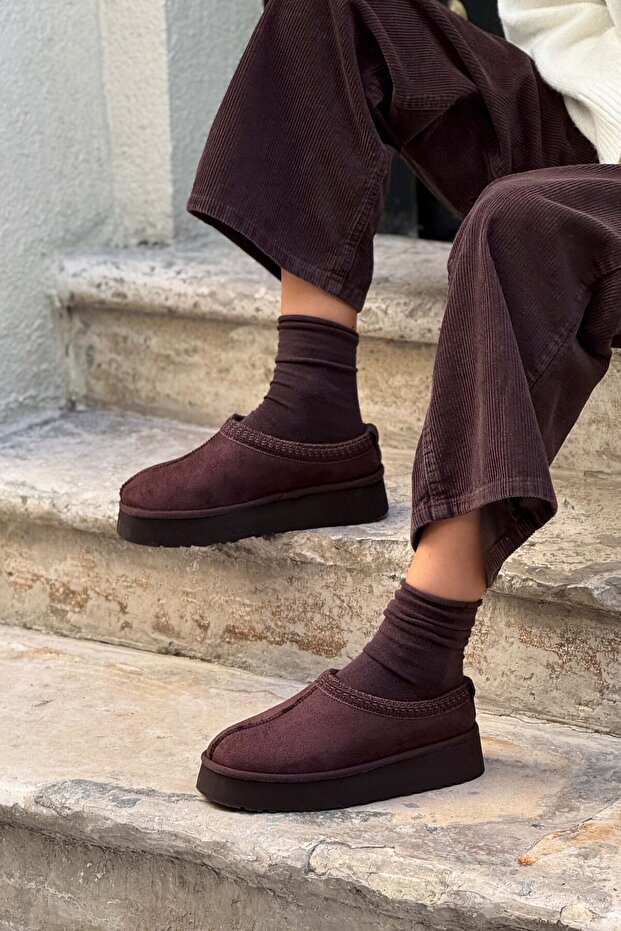 Édes barna velúr szőrme belső lapos talpú Sabo házipapucs - 5