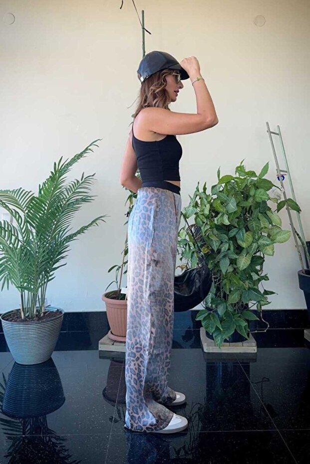 بنطلون ساتان منقوش بطبعة ليوبارد - 4