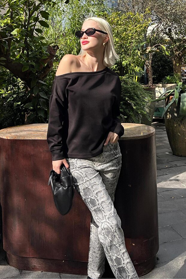 Siyah Kayık Yaka Basic Sweatshirt MG2228 - 3