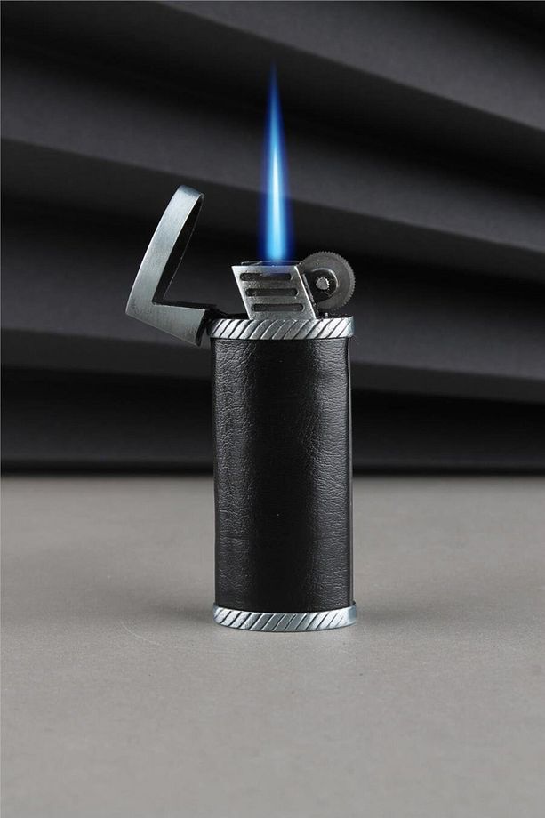 Suni Deri Kaplama Özel Tasarım Kapaklı Güçlü Torch Siyah Gazlı Çakmak Caksm026t - 1