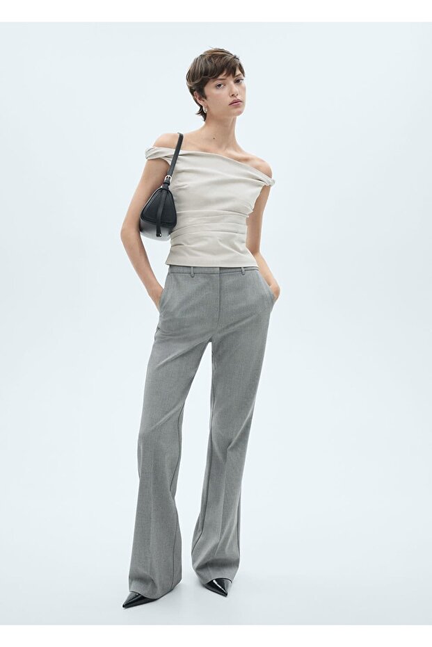 Drapeli omuzları açık bluz - 2