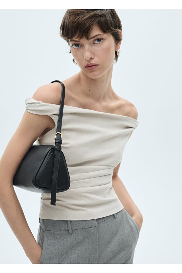 Drapeli omuzları açık bluz - 1