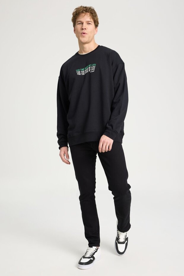 بنطال جينز أسود من قماش الدنيم بقصة ضيقة وخصر منخفض - 1