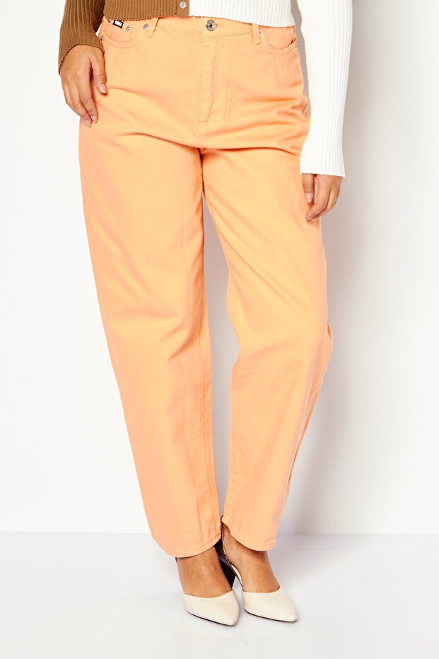 Women Regular Fit Plain Non Stretchable Straight Jeans, Orange