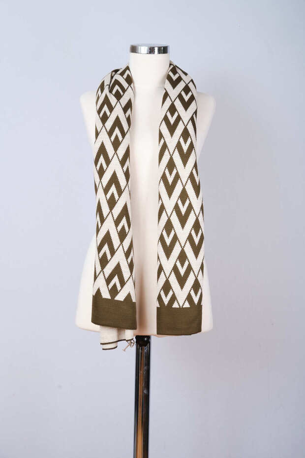 V Patterned Knitwear Shawl - 4