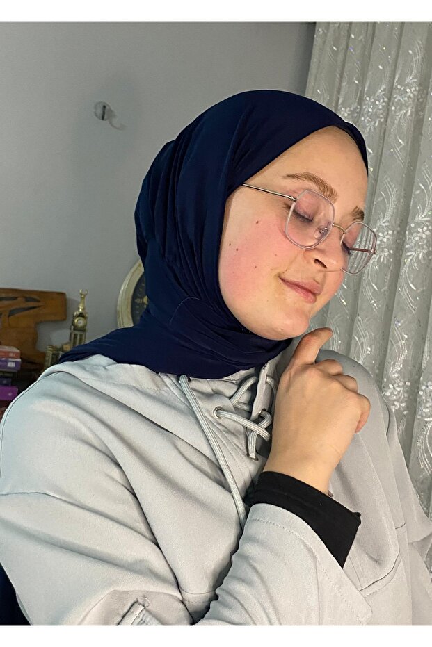 شال جاهز للارتداء بتصميم عملي باللون الأزرق الداكن