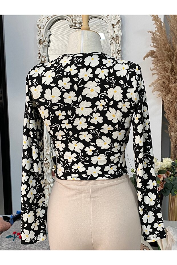 SİMİT YAKA ÇİÇEKLİ BLUZ - 4