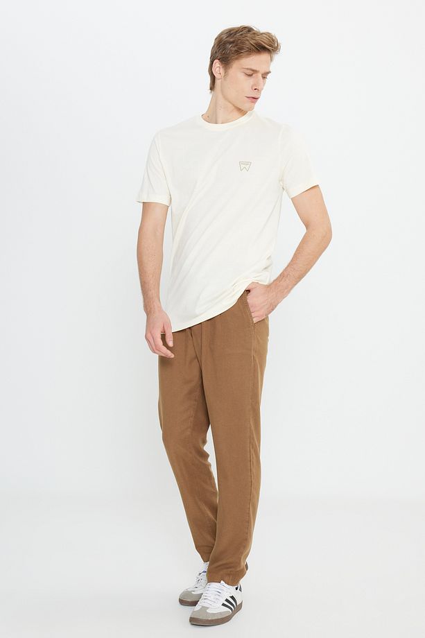 Regular Fit Normal Kesim %100 Pamuk Bisiklet Yaka Erkek Bej Minimal Logo Tişört - 3