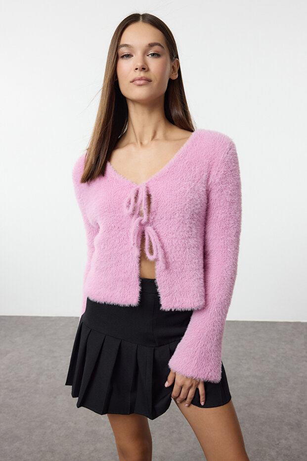Pembe Crop Tüylü Bağlama Detaylı Triko Hırka TWOAW25HI00111 - 2