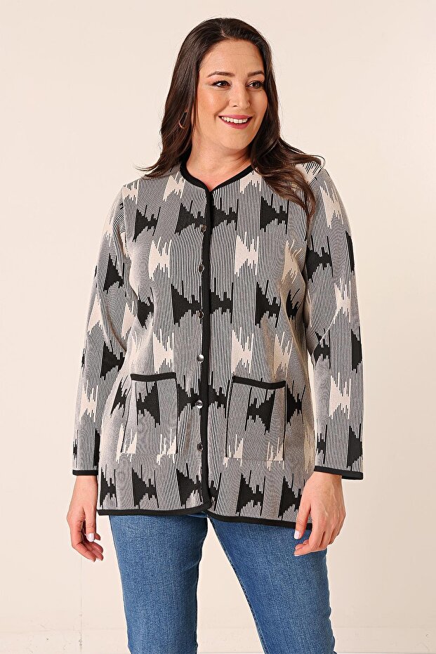 Patterned Plus Size Cardigan with Buttons on the Front and Pockets - 3