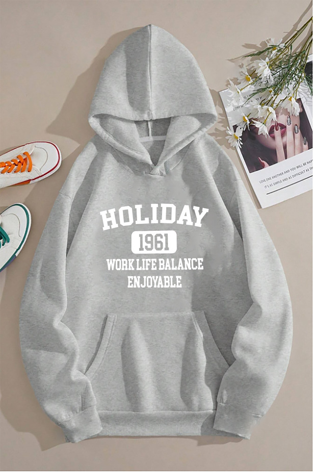 سويت شيرت رمادي مطبوع للجنسين من HOLIDAY 1961